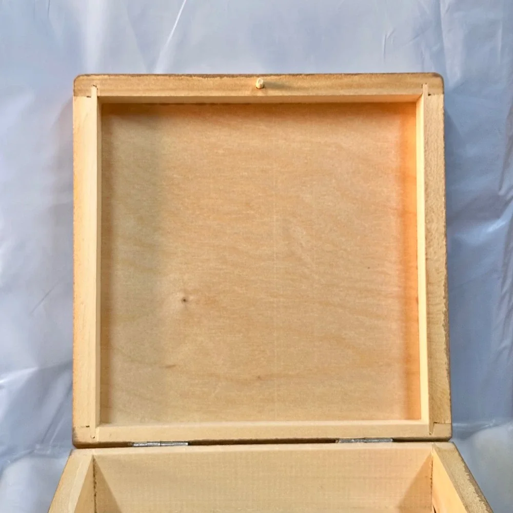 Vintage Russian Wood Jewelry Box Uglich Cathedral Multicolor Folk Art Excellent